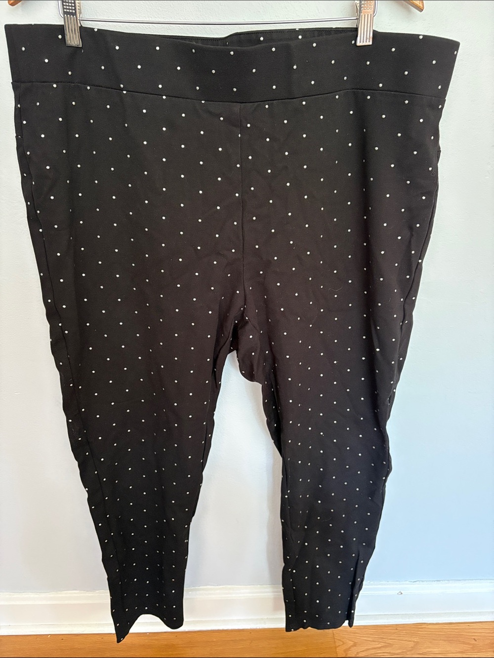 Black and silver Polka Dot Stretch Leggings - Sleek Everyday Style